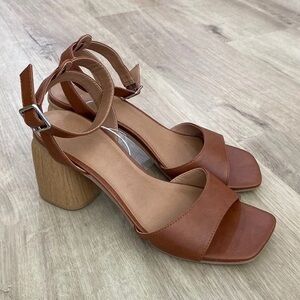 Universal Thread Brown Ankle Strap Heels